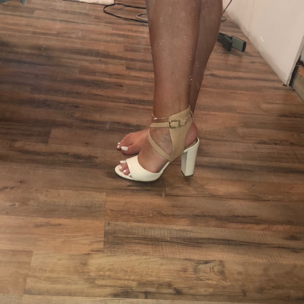 Nude/White Heels - Picture 4 of 4